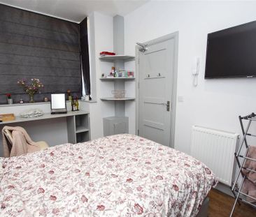 6 bedroom house to rent - Photo 2