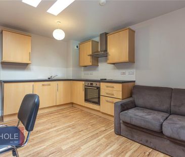 4 bedroom apartment to rent - Photo 2