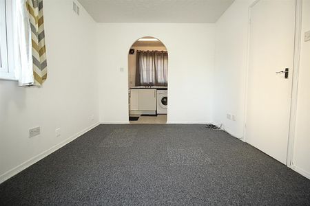 1 Bedroom Flat - Purpose Built To Let - Photo 4