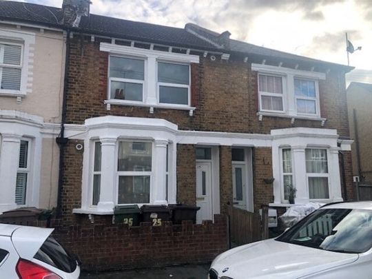 Sorrento Road, Sutton - SM1 - Photo 1