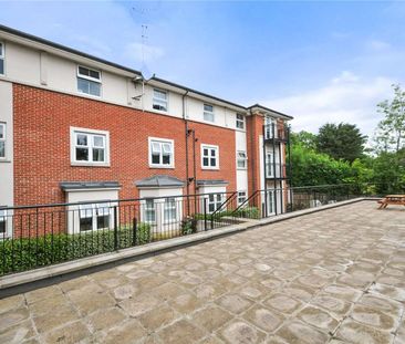 Set within a sought after gated development off Green Lane, Northwood, this luxurious 2 bedroom 2 bathroom apartment is set on the top floor and available early October. - Photo 4