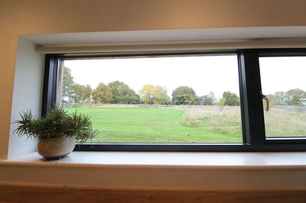 2 bedroom property to rent - Photo 1