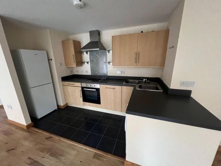 2 bedroom ground floor flat to rent - Photo 5