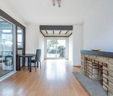 3 bedroom end of terrace house to rent - Photo 2