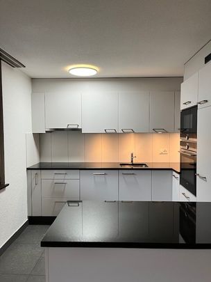 Schöne, helle 4-Zimmer-Wohnung in Frutigen - Foto 1