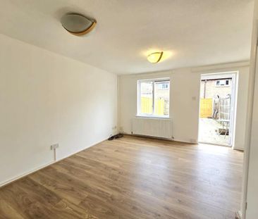 Nickelby Close, London - Photo 2