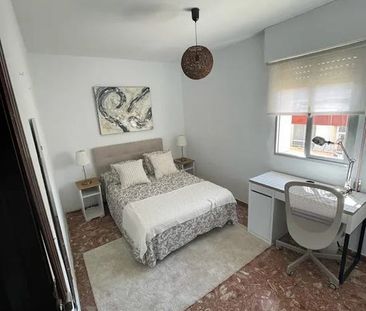 Calle Arlanza, Málaga, Andalusia 29011 - Photo 4