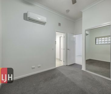 1 BEDROOM UNIT SET IN PARKLAND LOCATION! - Photo 1