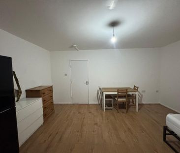 4 bedroom house to rent - Photo 1