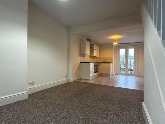 Broadstone, Dartmouth - Photo 1