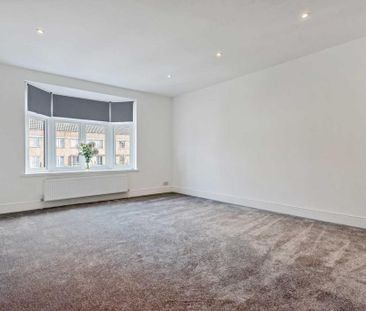 3 bedroom flat to rent - Photo 1