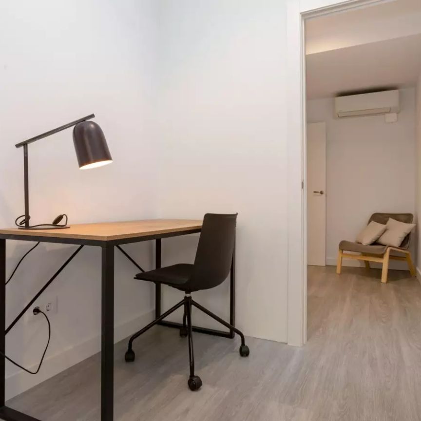2-bedroom apartment for rent in l'Antiga Esquerra de l'Eixample, bills included - Photo 1