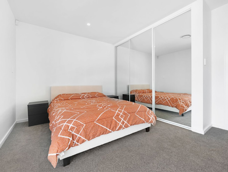 Fully Furnished, 3 Bedroom Townhouse - Photo 2