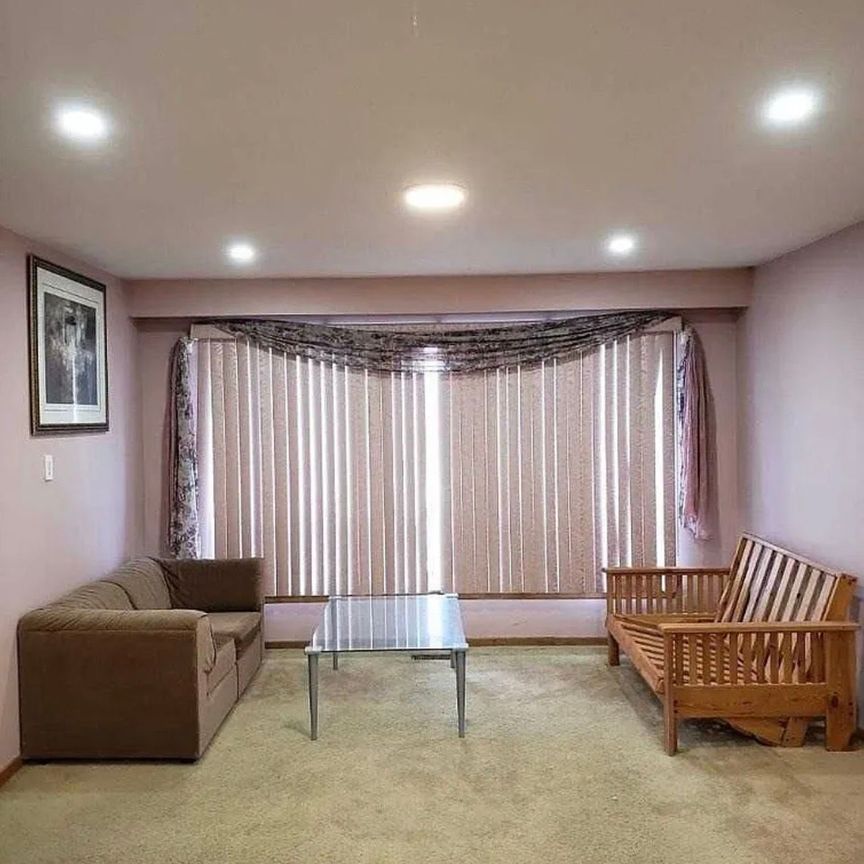 For Lease - 1010 Bloor Street, Mississauga, Ontario - Photo 1