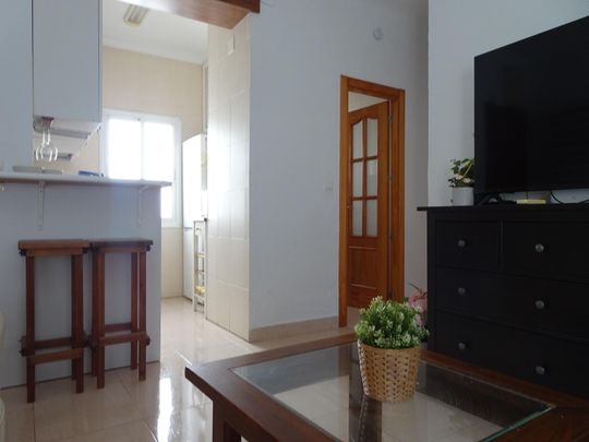 Habitación – Málaga – Cruz de Humilladero- Paseo de los Tilos – 370€ EST – Ref. MA02-02239 - Photo 1