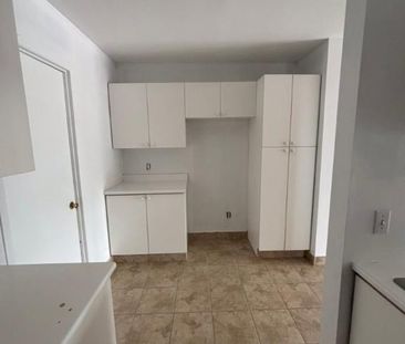 4 1/2 à louer - Photo 1