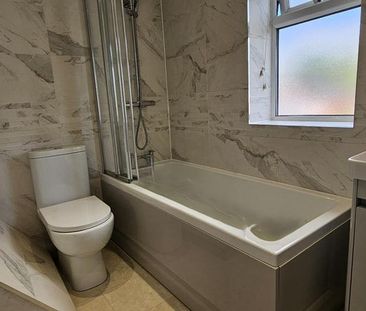 3 bedroom semi-detached house to rent - Photo 4