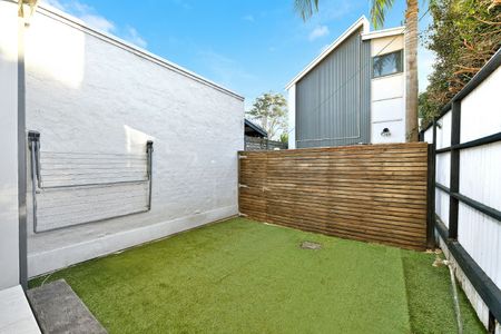 2 Storey Architecturally Designed Residence - Photo 2