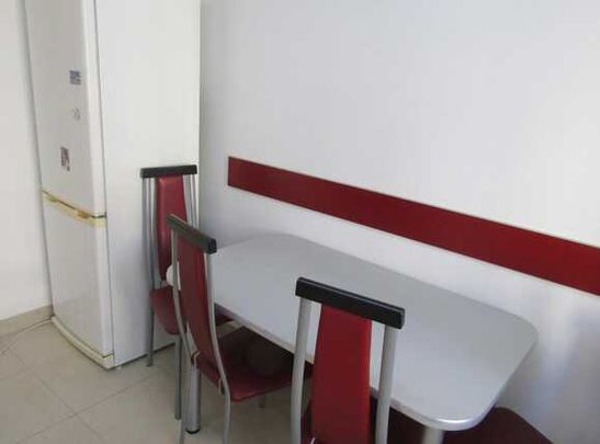 Apartament cu 3 camere, 73 mp, decomandat, parcare, zona strazii Aurel Vlaicu - Photo 1