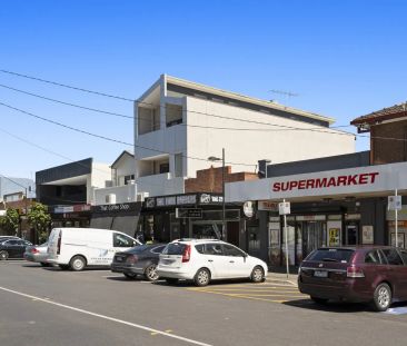 Updated Two-Bedroom Apartment in Convenient Coburg North Location - Photo 3