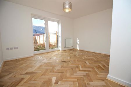 2 bedroom Terraced House to rent in Elm Road, Blaydon-On-Tyne, Tyne & Wear, NE21 5FB - Photo 3