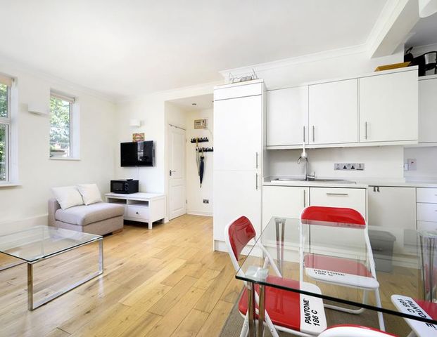 WARNER HOUSE, SOUTH KEN, SW7, London - Photo 1