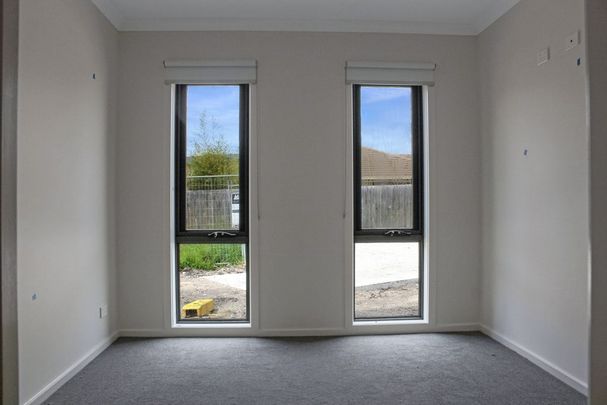 BRAND NEW THREE BEDROOM UNIT IN GREAT LOCATION - Photo 1