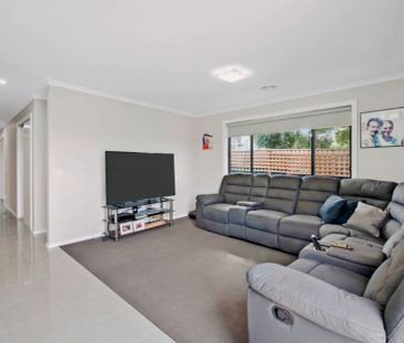 3 Bed, 2 Bath - Photo 2