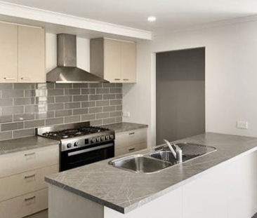 26 Napoleon Boulevard - Photo 4