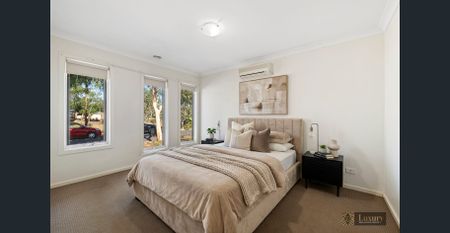 FOR LEASE - Modern & Spacious Family Home in Prime Truganina Location! - Photo 3