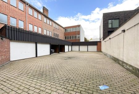 Gezellig duplexappartement in het centrum van Beveren met twee slaapkamers, terras en garage - Foto 5