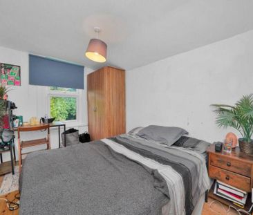 6 bedroom terraced house to rent - Photo 4