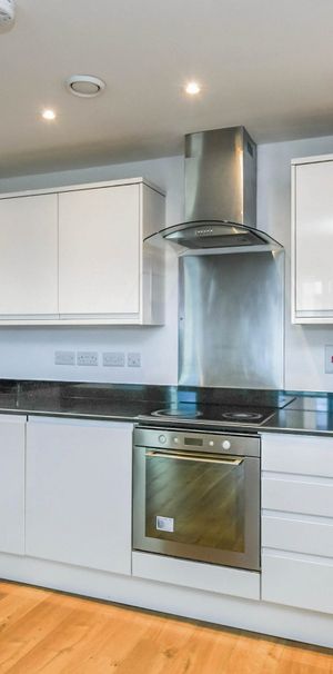 1 bedroom apartment to rent CROMWELL ROAD, REDHILL - Photo 1