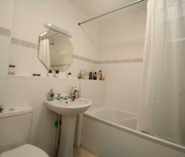 2 bed Apartment for rent - Photo 4