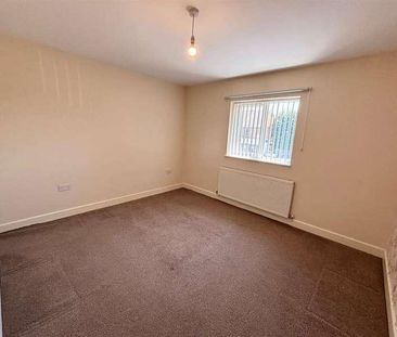 Haslucks Green Road, Shirley, Solihull, B90 - Photo 2