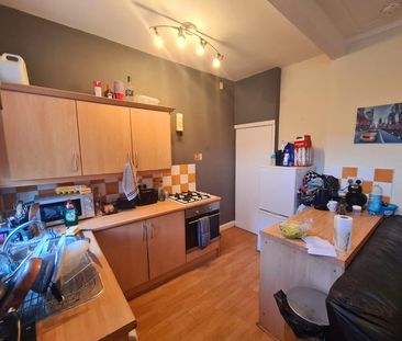 4 Bed - 32 Beechwood Mount, Burley, Leeds - LS4 2NQ - Student - Photo 4