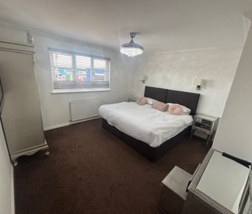 2 Bedroom Property To Rent - Photo 5