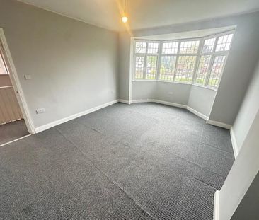 4 bedroom semi-detached house to rent - Photo 2