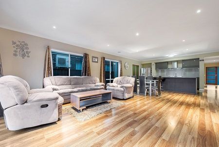 Low Maintenance Family Home - Photo 2