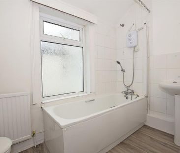 3 bedroom flat to rent - Photo 5