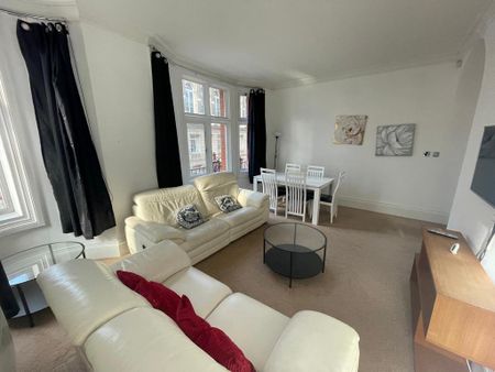 2 bedroom flat to rent - Photo 2