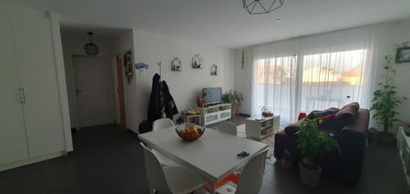 STANDING – 2.5 rooms on the 1st floor with parking space and pool - Photo 3