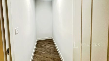 2 bedroom apartment to rent Castle Street, Luton, Bedfordshire, LU1 - Photo 5