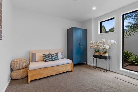 Immaculate Fully Furnished Executive Home - Photo 5