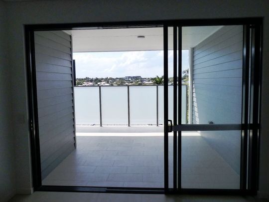 BREAK LEASE - Top Floor Unit, Great Outlook with a very generous exclusive Secure Storage Cage! - Photo 1