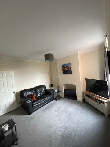 4 bedroom house - Photo 2