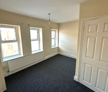 £1,300 PCM, Two Bedroom House with Enclosed Garden in Craddock Stre... - Photo 3