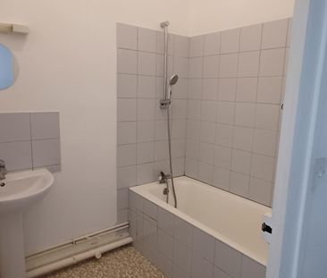 Location Appartement 2 pièces 81m² SAUMUR 49400 - Photo 3