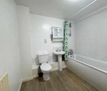 2 bedroom ground floor flat to rent - Photo 5