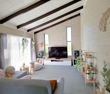 2-Bedroom Unit in Sought-After Hamilton East - Photo 1